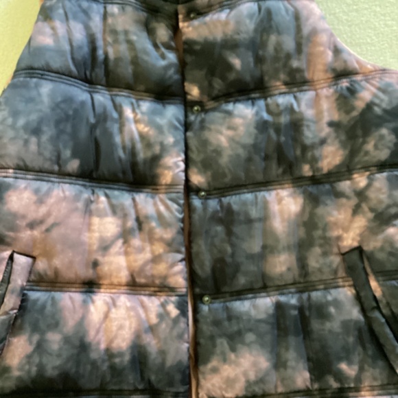 Puffer Vest-Tie Dye (Petite XL) - Picture 2 of 3